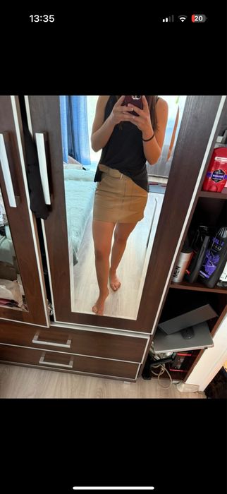 Beżowa spódniczka rozmiar XS Stradivarius