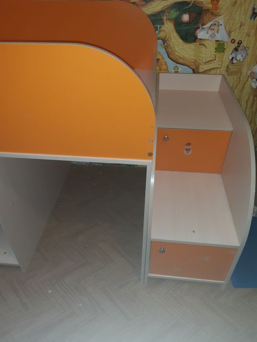 Кровать-чердак, горище