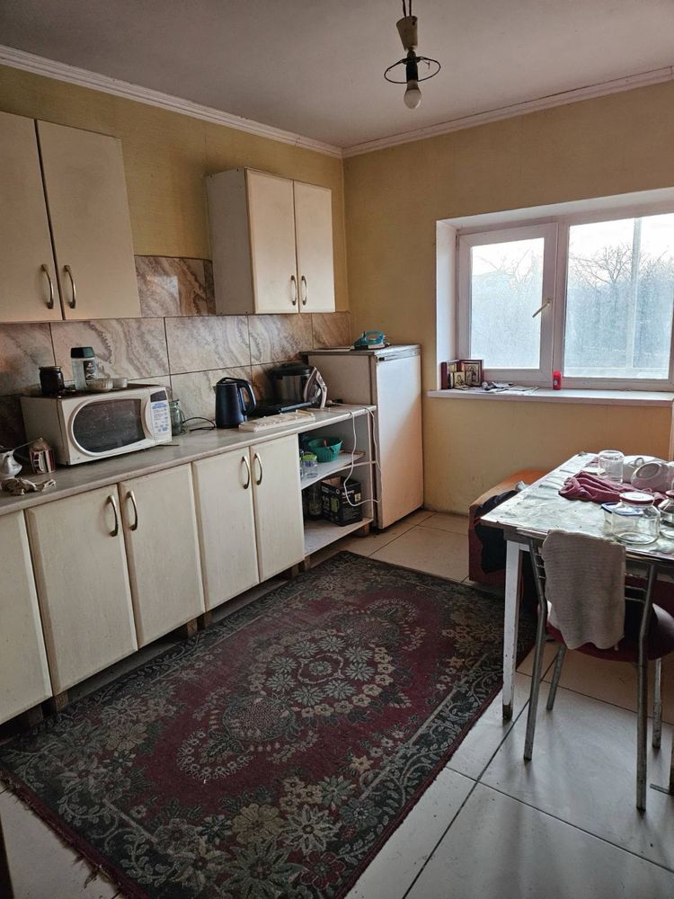 Продаж будинку. Царське озеро