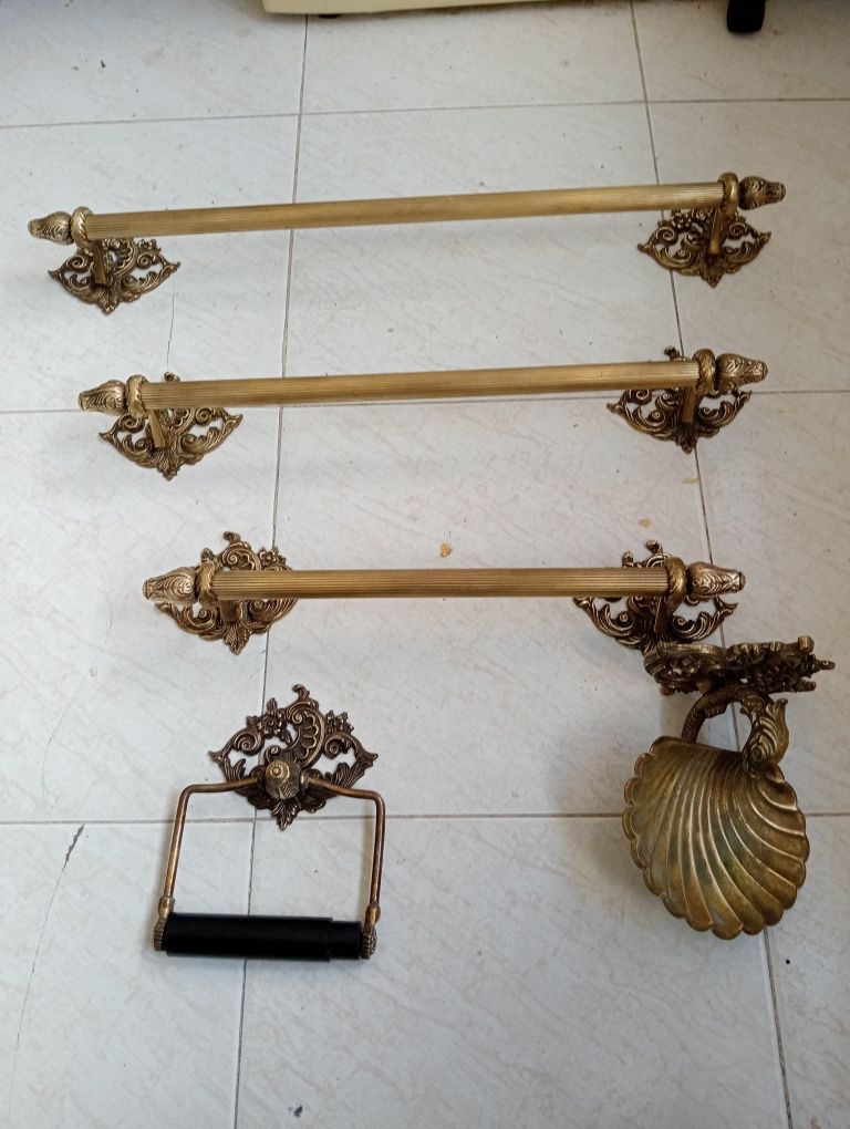 Toalheiros antigos em latão