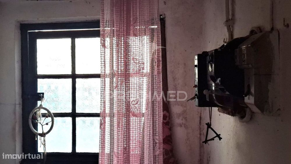 Duas Moradias T1 para recuperar na Vila de Alpiarça.