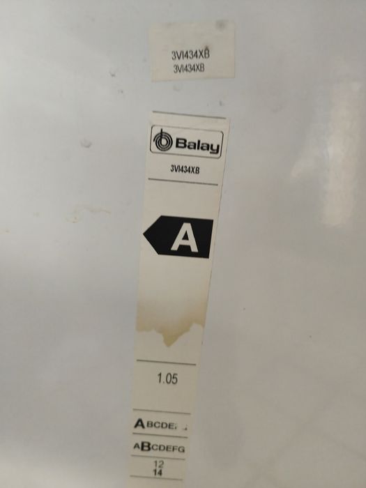 Máquina de louça de encastrar