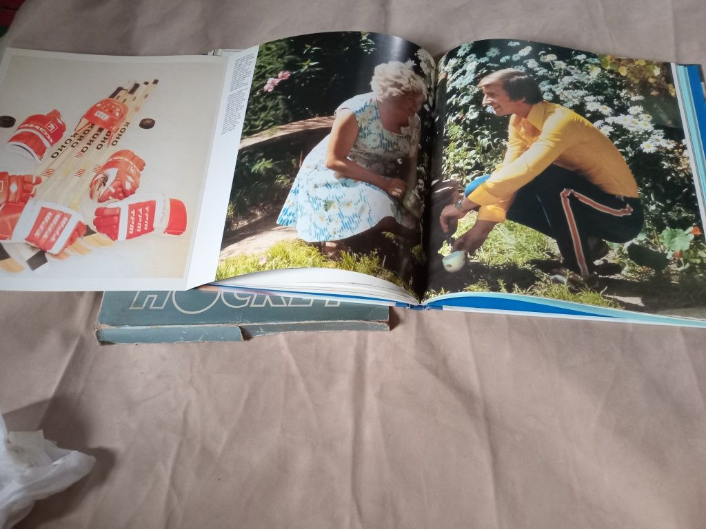 Хоккей. Книга фотографій.  (физкультура и спорт 1986р.)