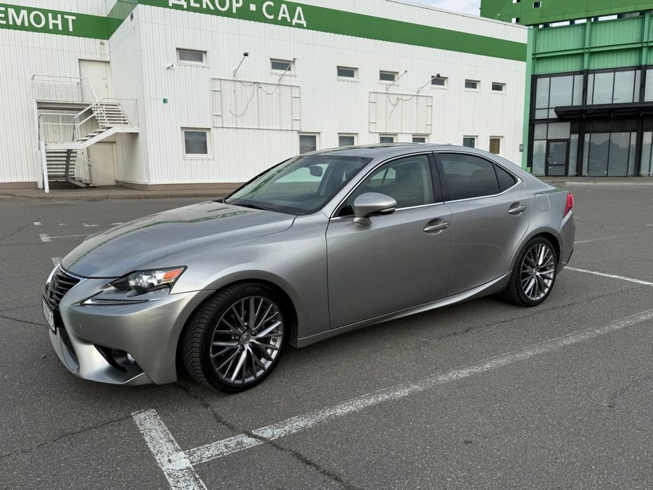 Lexus is 250 (2015)