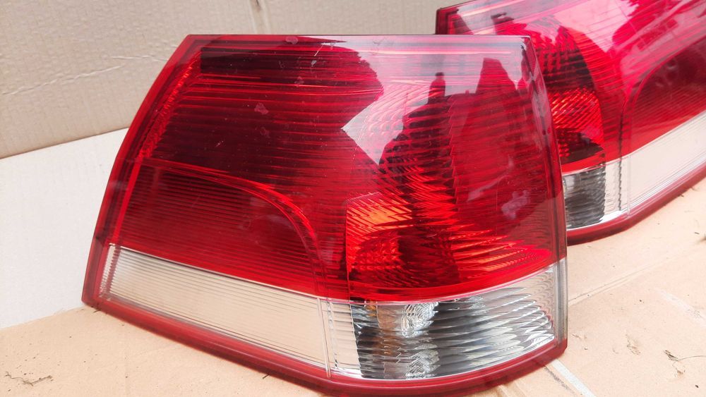 lampa prawa lub lewa w błotnik Vectra C kombi oryginał