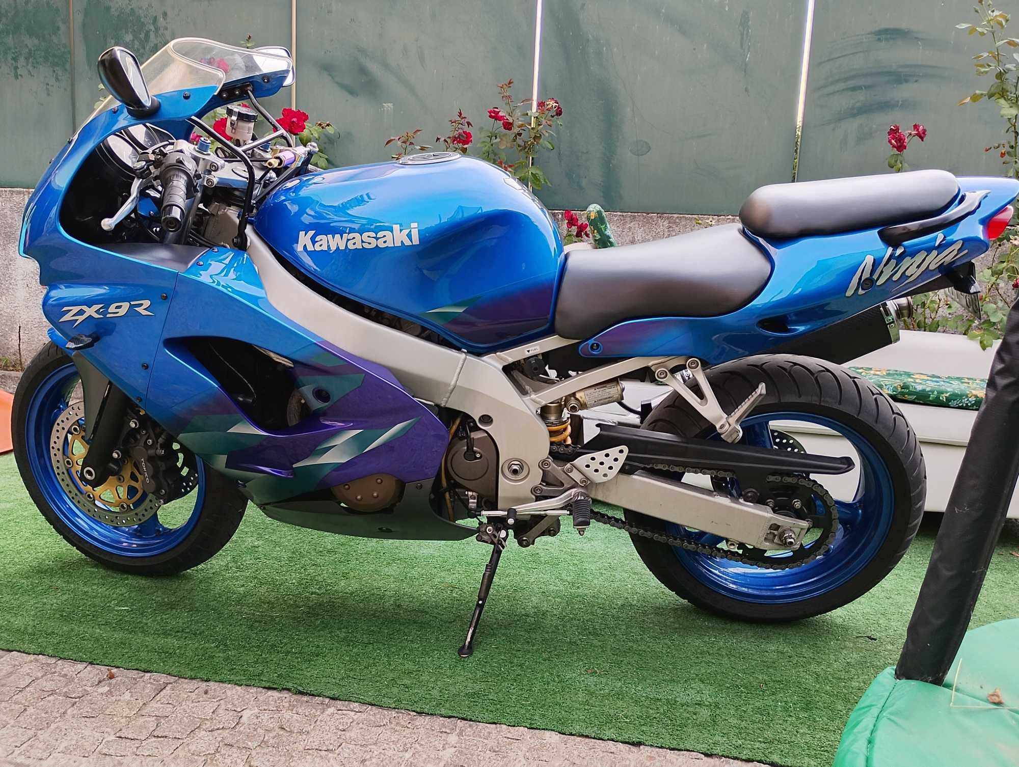 Kawasaki Ninja ZX9R