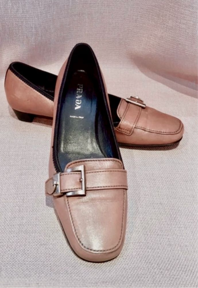 Sapatos Prada de senhora