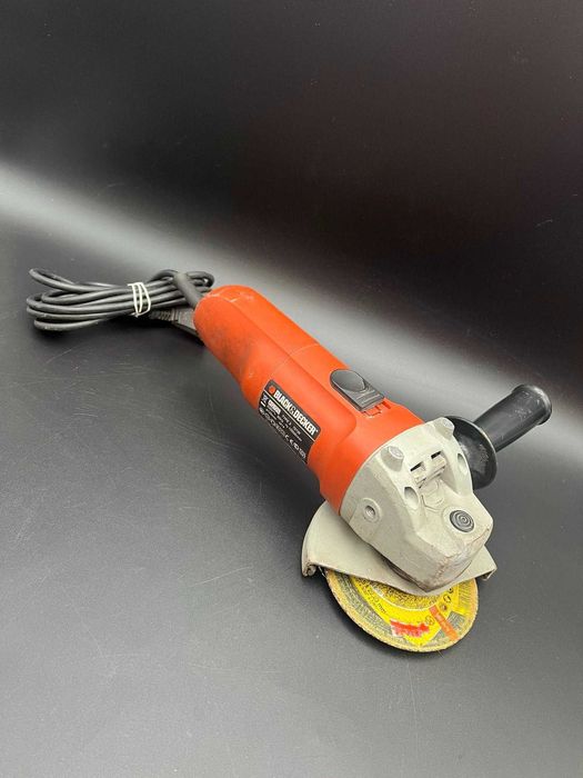 Szlifierka kątowa BlackDecker KG725