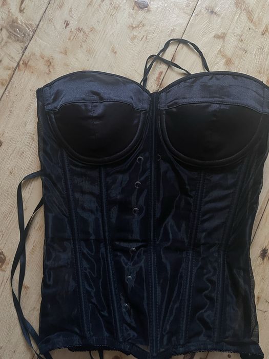 Чорний корсет на шнурівках