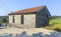 Moradia rustica totalmente em pedra, de tipologia t2 (Renovada) com A/