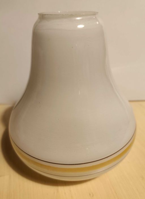 Szklany klosz do  lampy żyrandola z czasów PRL