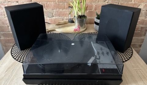 Gramofon UNITRA ARTUR z głośnikami