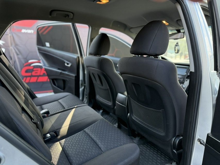 Продам SsangYong Korando 2.0i MT  2013