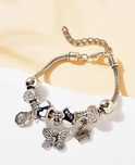 Pulseira com pendentes borboleta