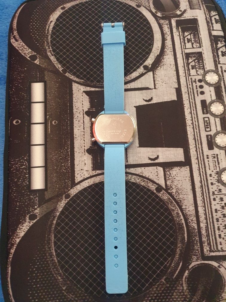 Zegarek damski LED błękitny Nowy