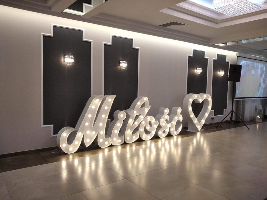 Fotobudka 360, fotobudka/fotolustro, fotoprzyczepa ciężki dym, napis m