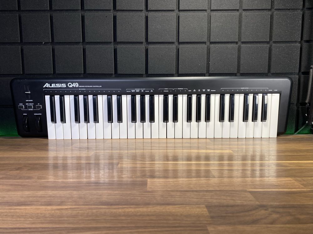 Midi клавиатура Alesis Q49