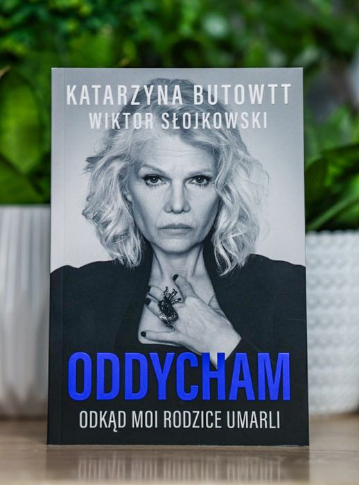Oddycham odkąd moi rodzice umarli - Katarzyna Butowtt -NOWY EGZEMPLARZ