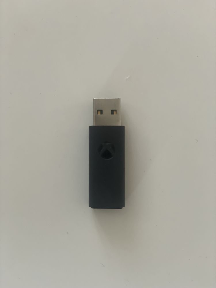 Wyjątkowy, grawerowany Pad Microsoft Xbox Series bezprzew. + adapter