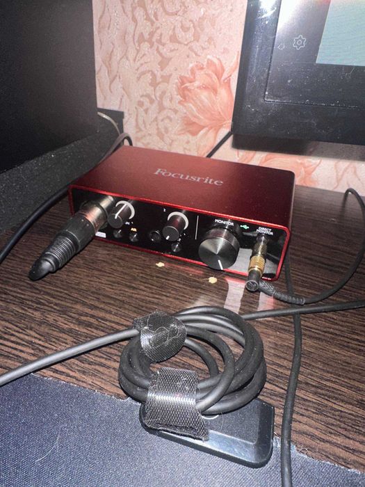 Focusrite scarlet solo gen3 2i2 идеал + коробка