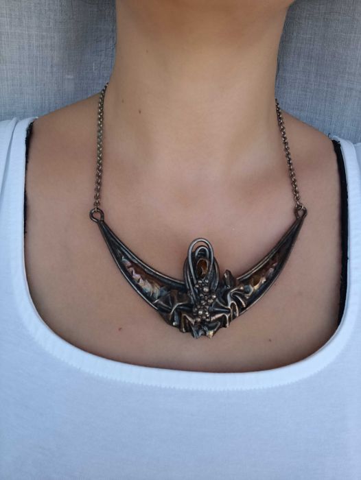 Colar morcego gothic