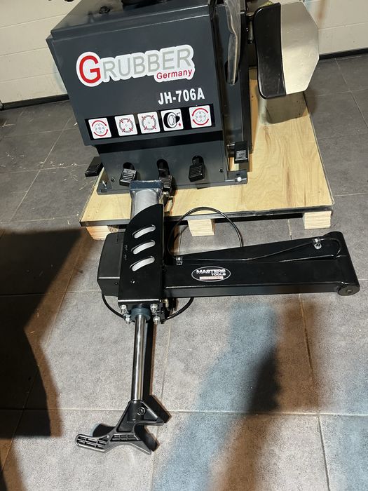 Montażownica do opon plus ramię  i wyważarka