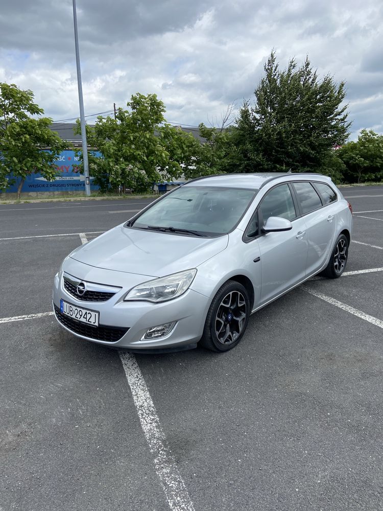Astra J Sport Tourer  1.7 CDTI