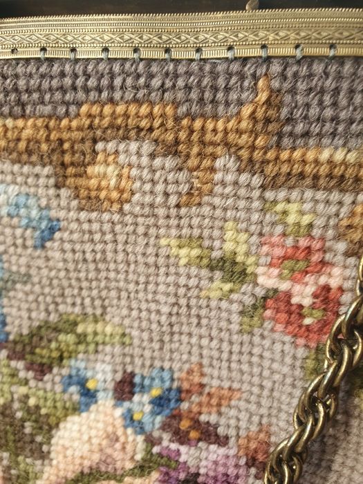 Do zaoferowania piękna torebka lata 40 PRL