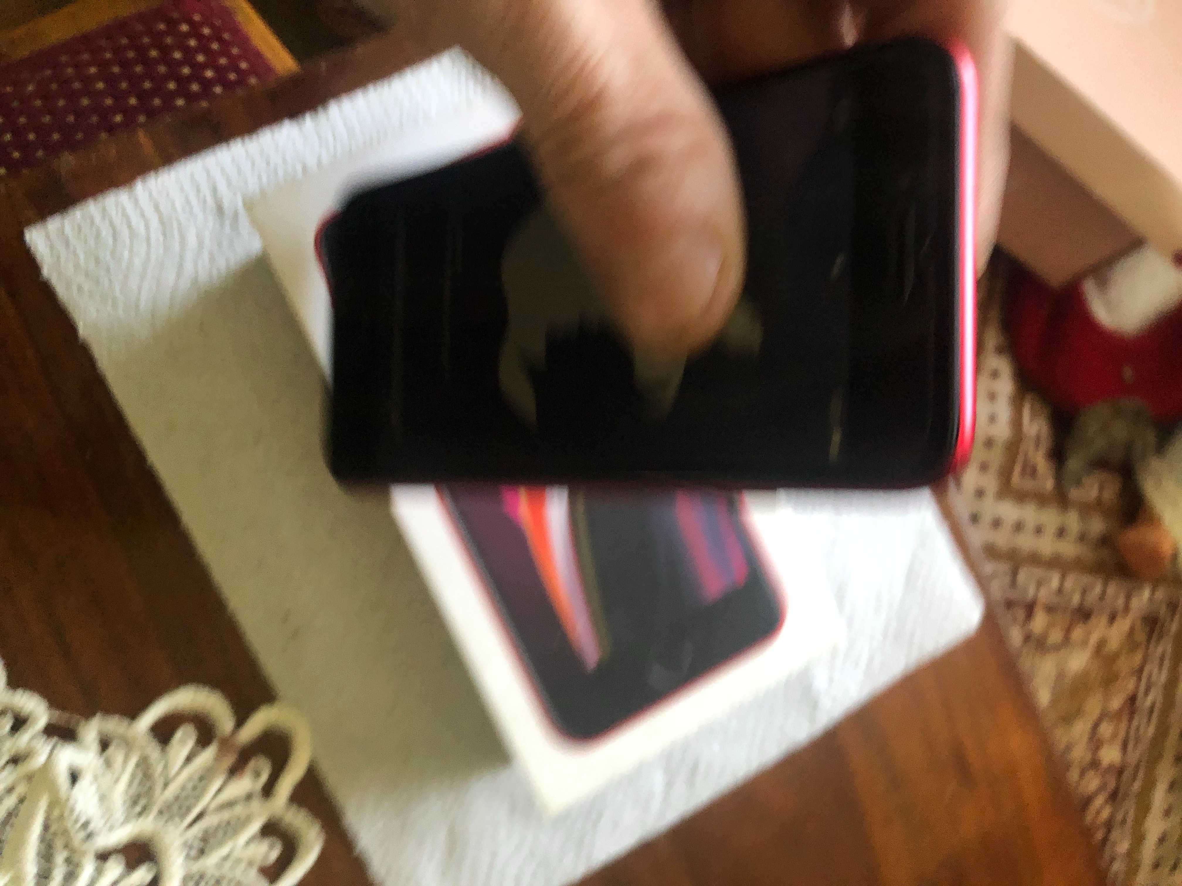 Na części, do odblokowania iPhone SE 2020 A2296 w wersji RED super st.