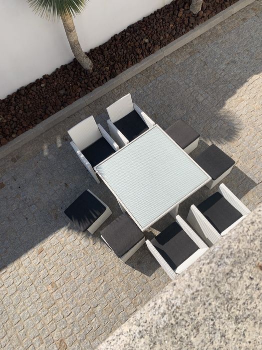 Conjunto de mesa e cadeiras de jardim