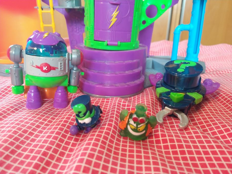 Super Zings Playset Kazoom Lab Battle