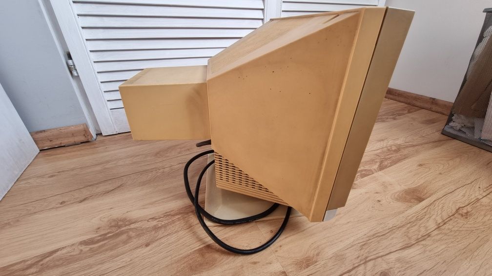 Zabytkowy Monitor CRT Supertron SM-1416