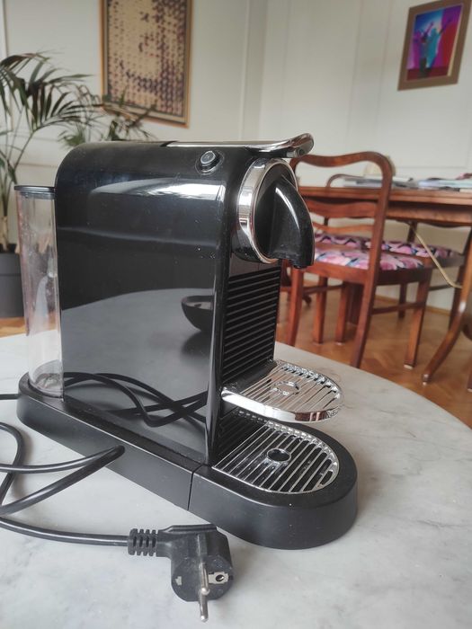 Ekspres na kapsułki Nespresso CitiZze spieniaczem