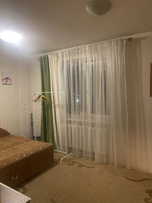 2-кімнатна квартира , подобово .