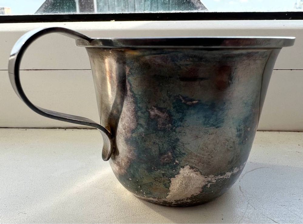 Серебряная чашка с дарственной надписью