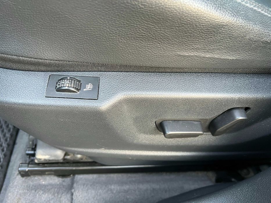 Peugeot 3008 2.0 HDi дизель HYbrid4 2012