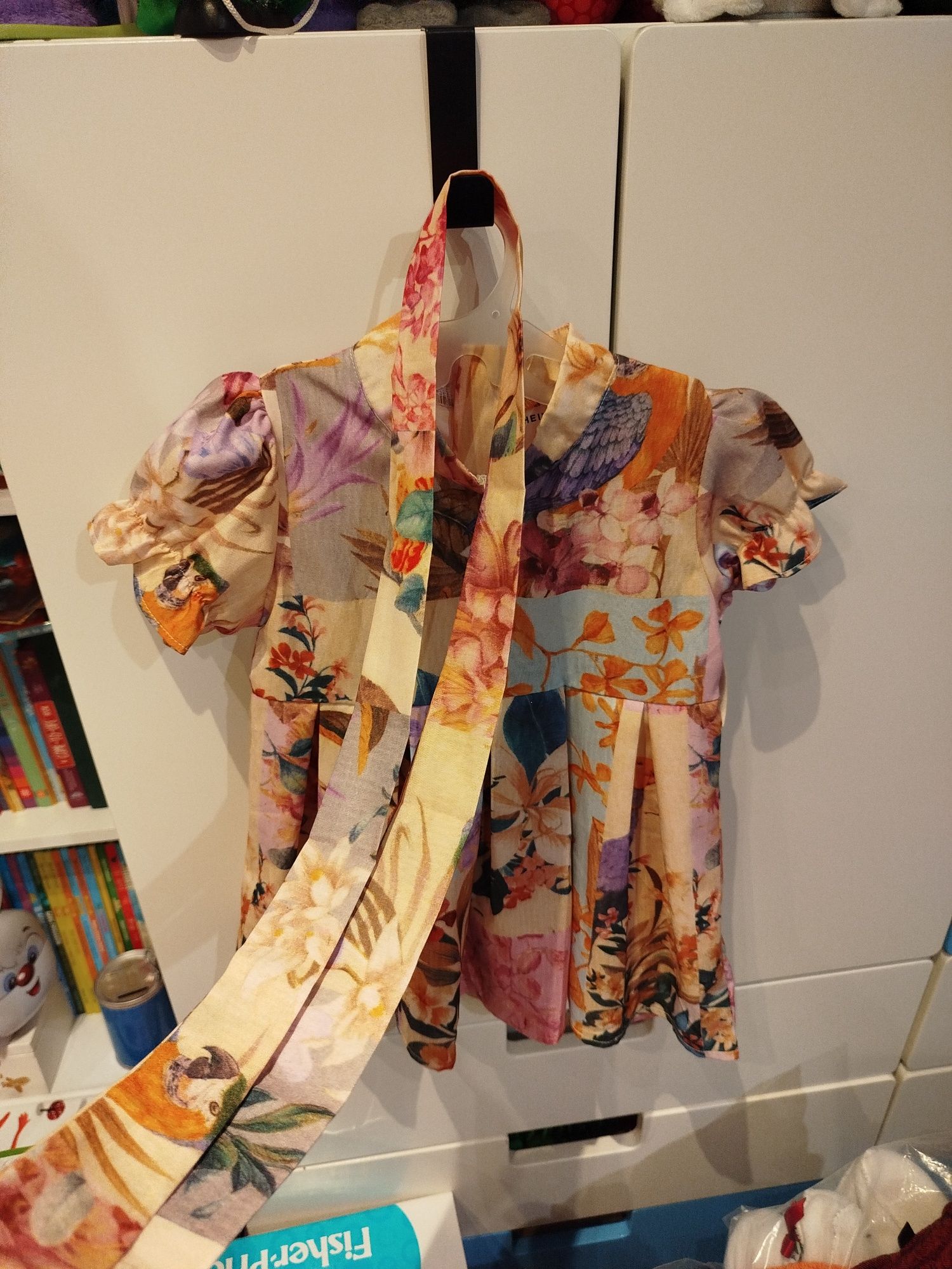Sukienka w kwiaty 80 Shein