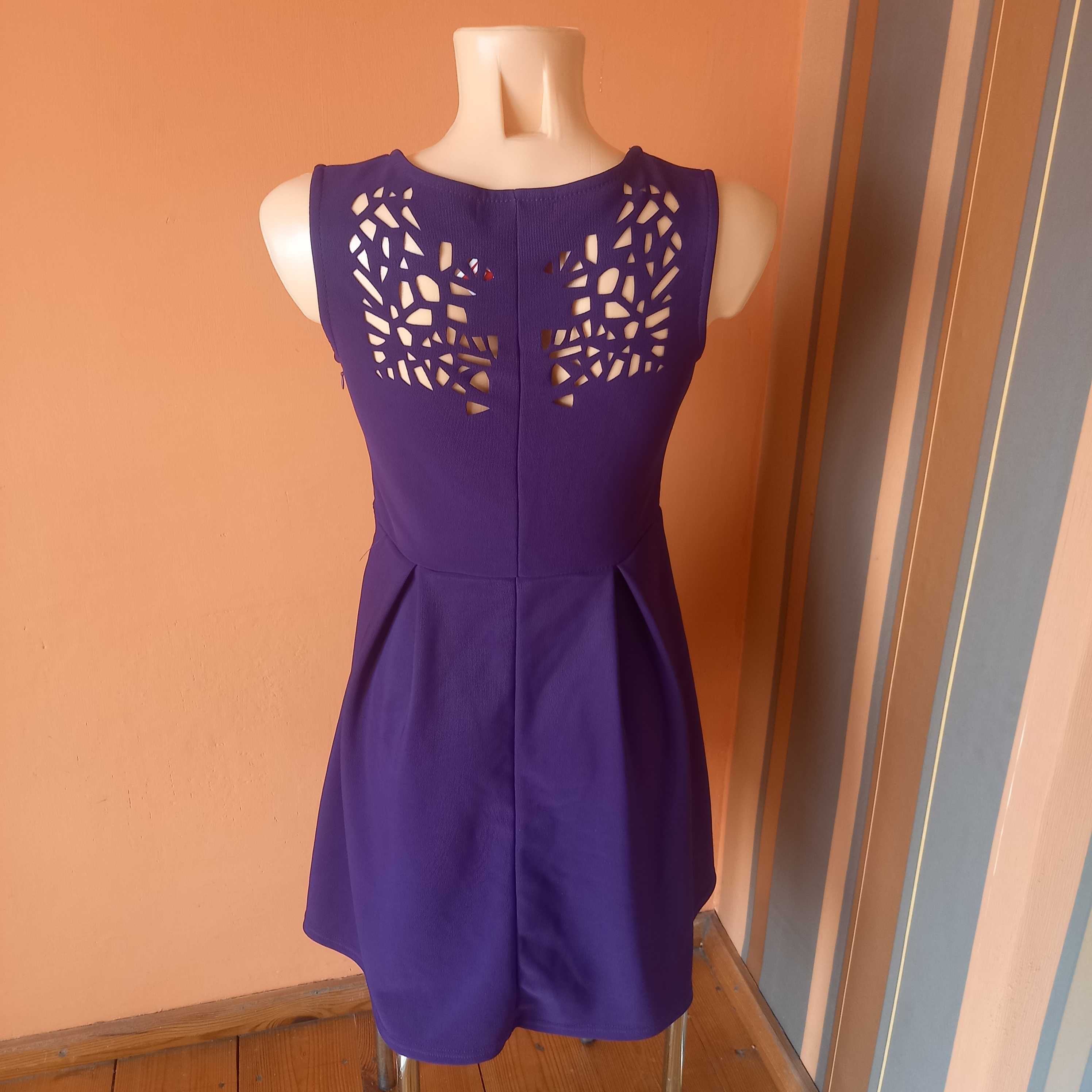 fioletowa rozkloszowana sukienka elegancka z wycięciami M 38