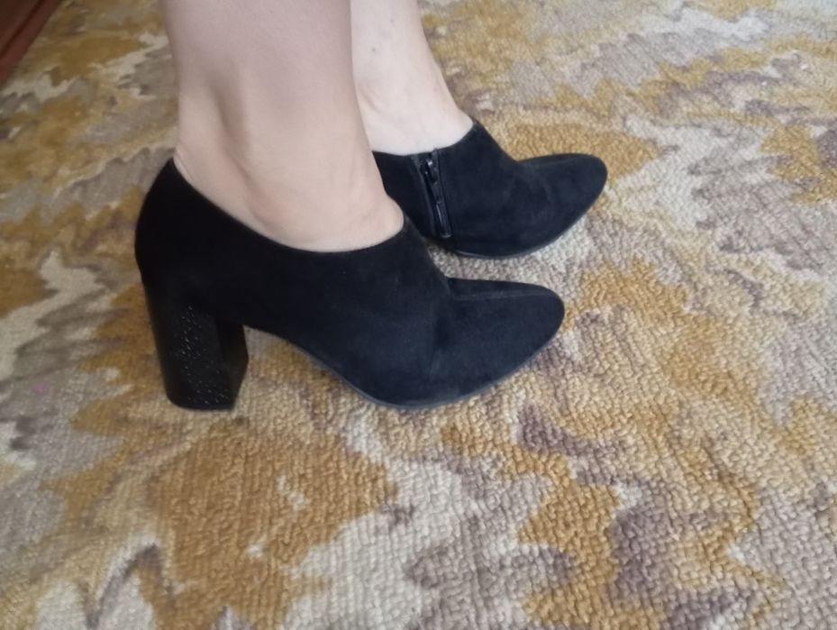 Взуття осінь весна різні розміри гарний стан