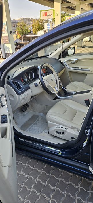 Вольво XC60 идельном состояние.