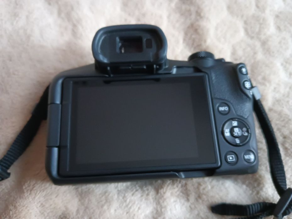 Canon EOS R50 – korpus w niemal idealnym stanie!