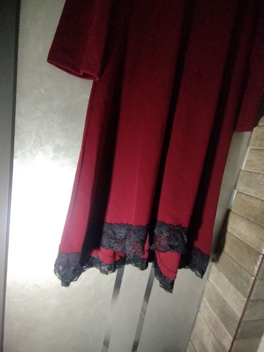 Платье с кружевом