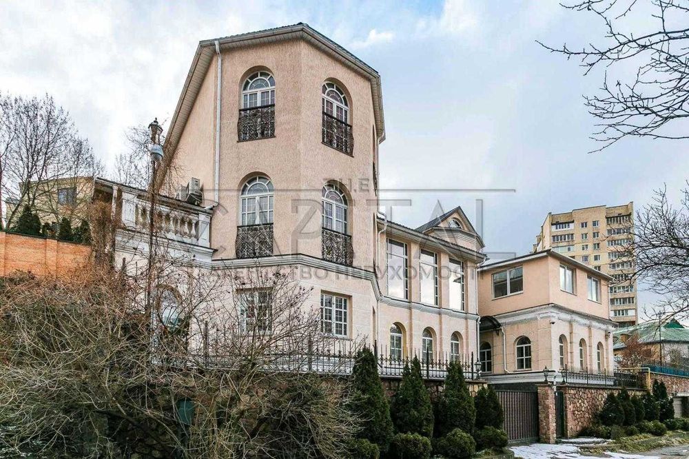Продажа 3-этажного дома в Киеве, Печерский р-н, Царское село.