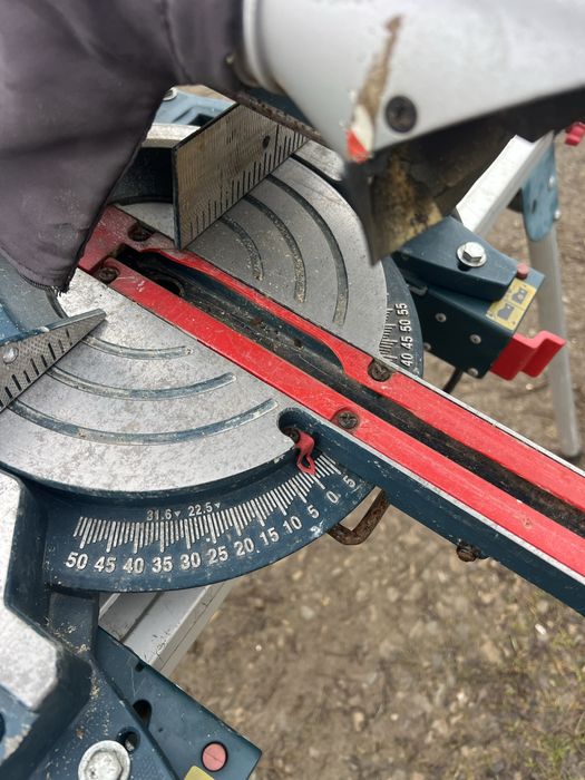 Торцовка bosch з столом