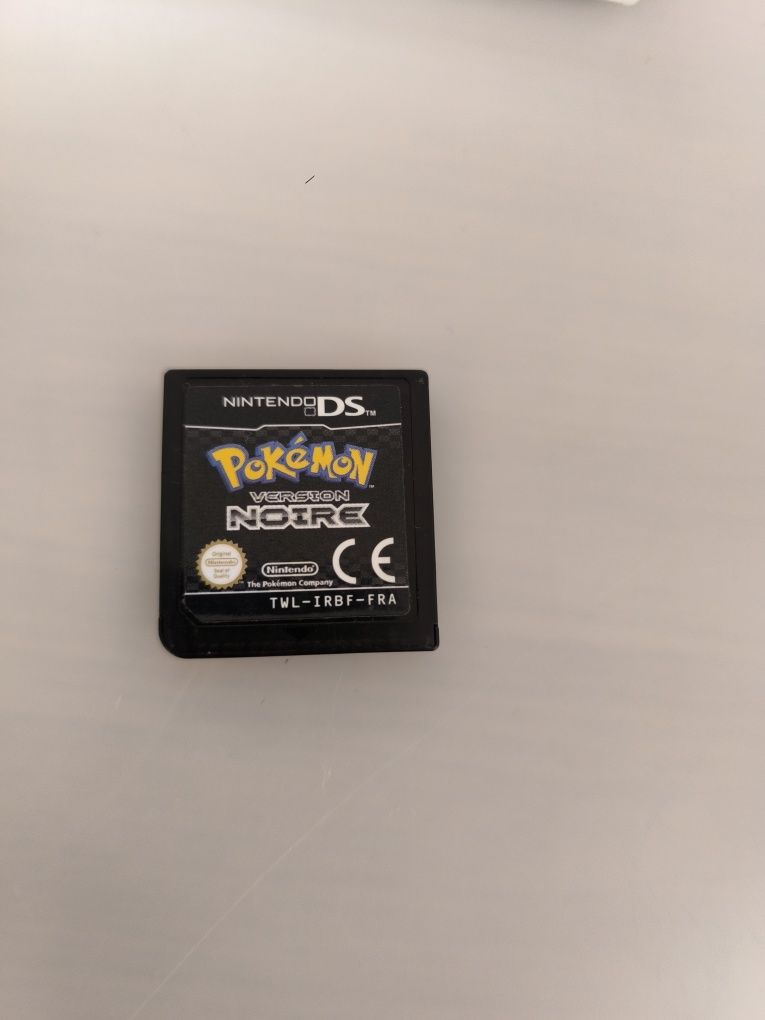 Nintendo DS original, com carregador + Pokémon black original.