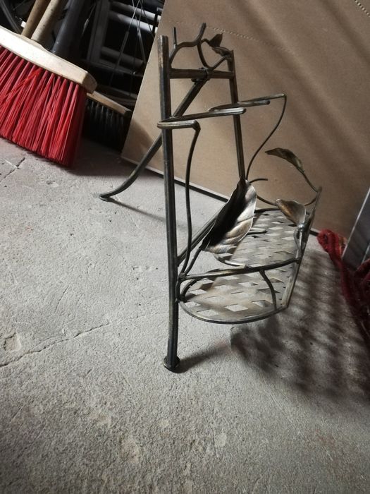 Stojak na wino trzy butelki stare złoto