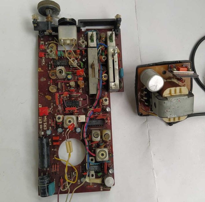 Плата с радиодеталями
