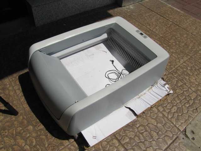 Kuweta dla kota samoczyszcząca ScoopFree marki PetSafe