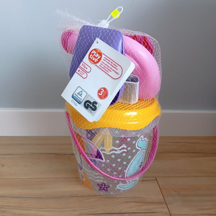 Wiaderko do piasku z zabawkami do piasku