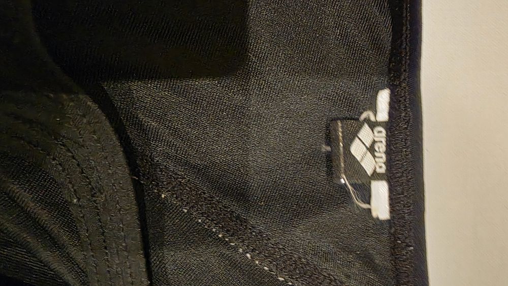 Arena strój kąpielowy z nogawkami  - Finding - Czarny